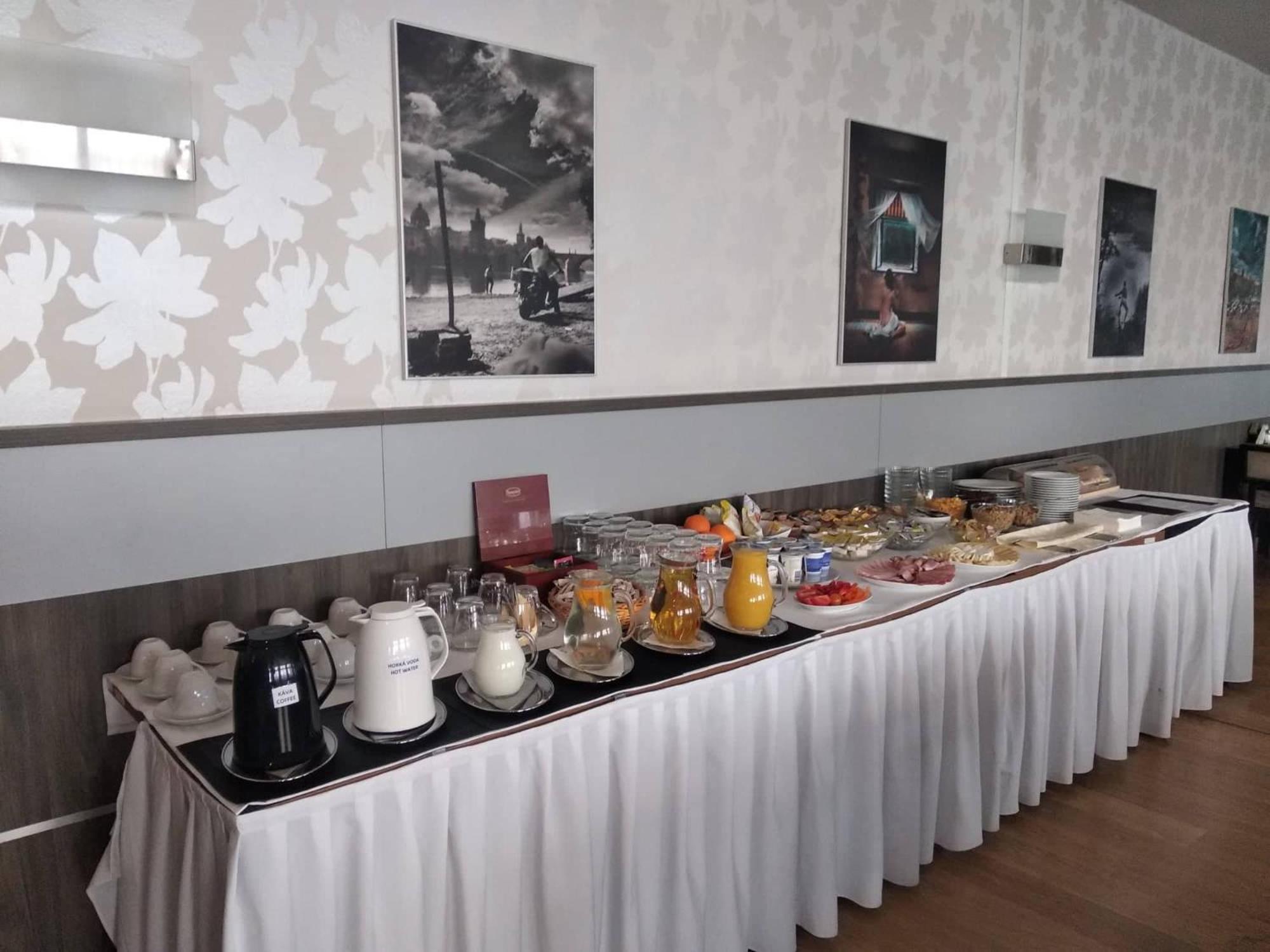 Hotel Monde Uherský Brod Zewnętrze zdjęcie