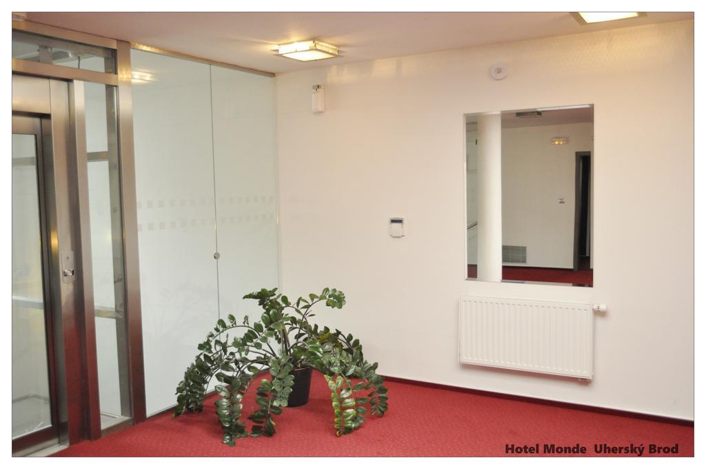 Hotel Monde Uherský Brod Zewnętrze zdjęcie
