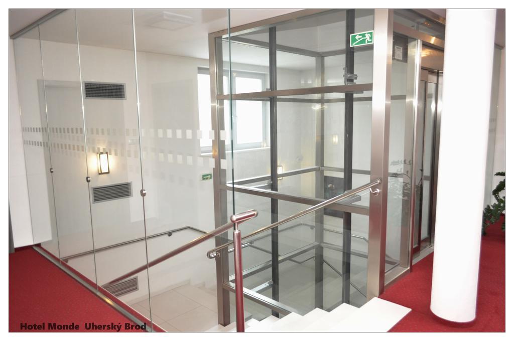 Hotel Monde Uherský Brod Zewnętrze zdjęcie