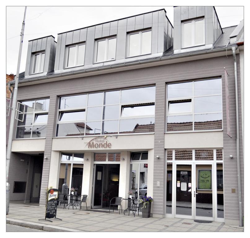 Hotel Monde Uherský Brod Zewnętrze zdjęcie