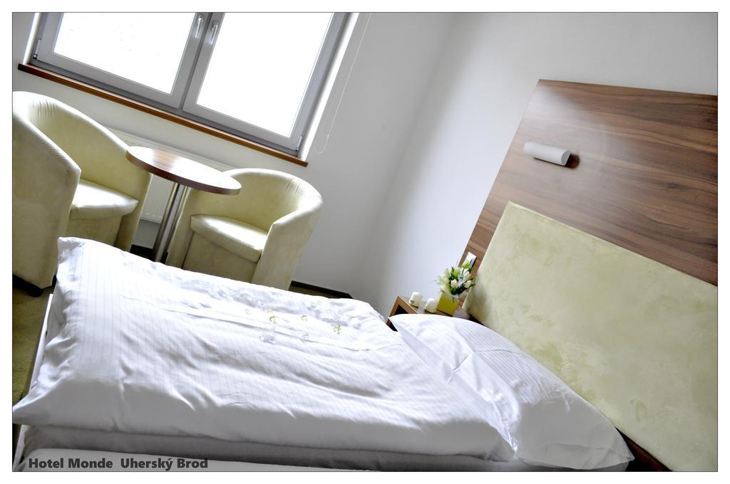 Hotel Monde Uherský Brod Zewnętrze zdjęcie