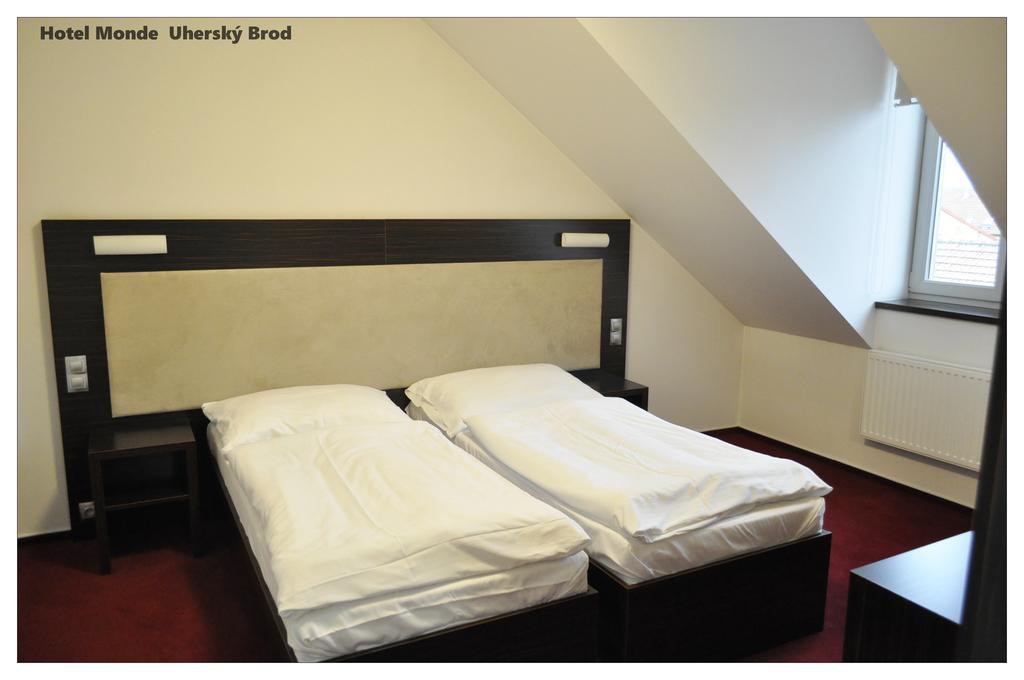 Hotel Monde Uherský Brod Zewnętrze zdjęcie