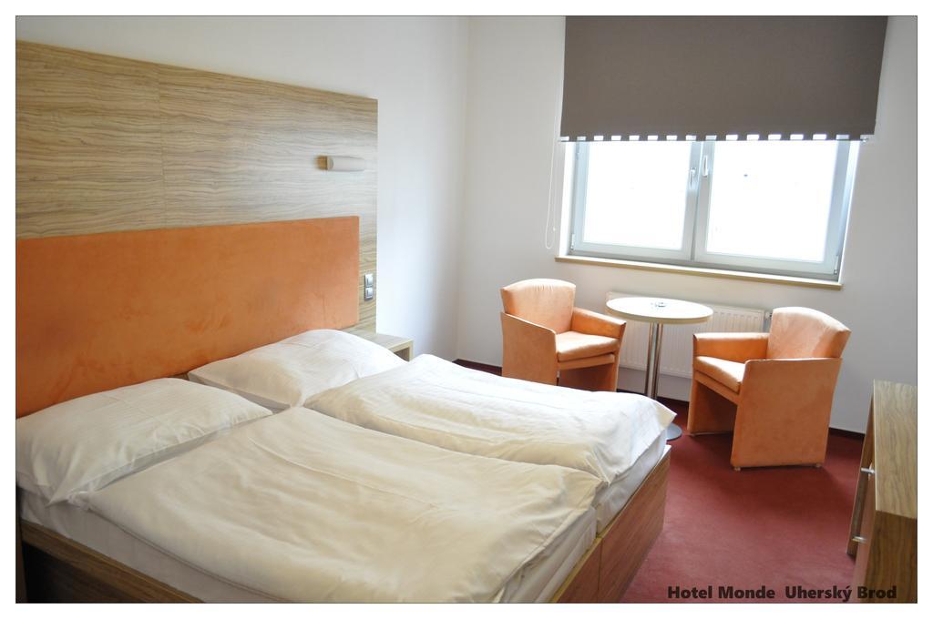 Hotel Monde Uherský Brod Zewnętrze zdjęcie