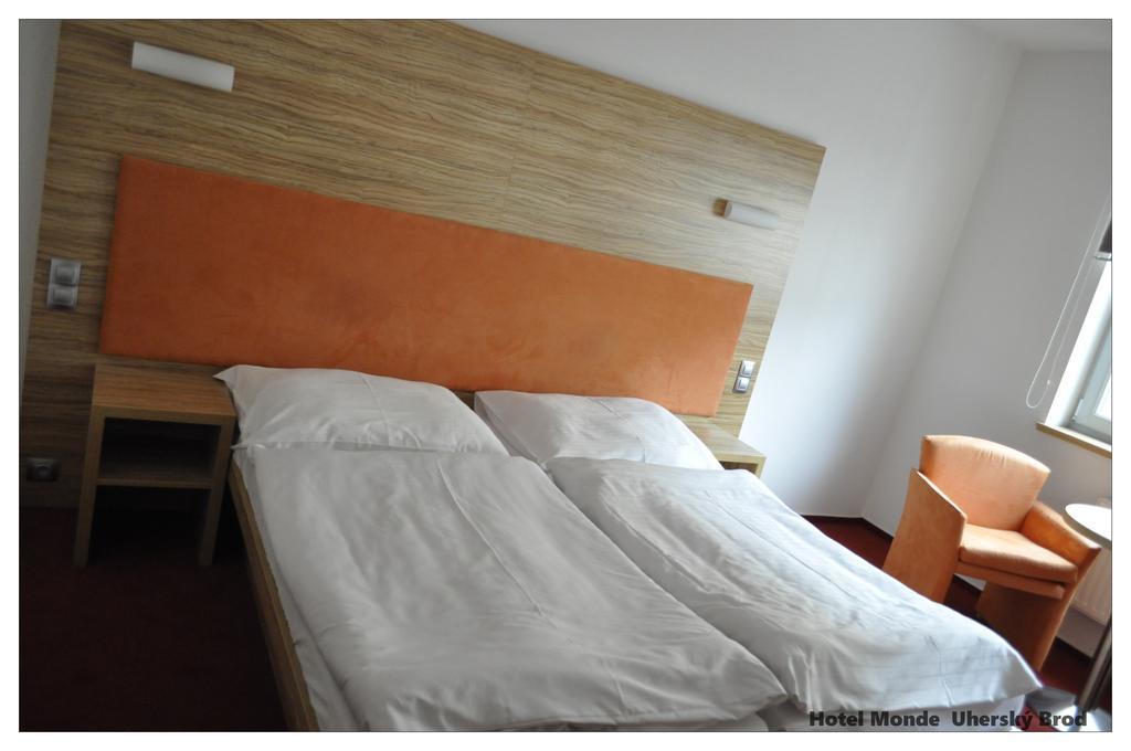 Hotel Monde Uherský Brod Zewnętrze zdjęcie