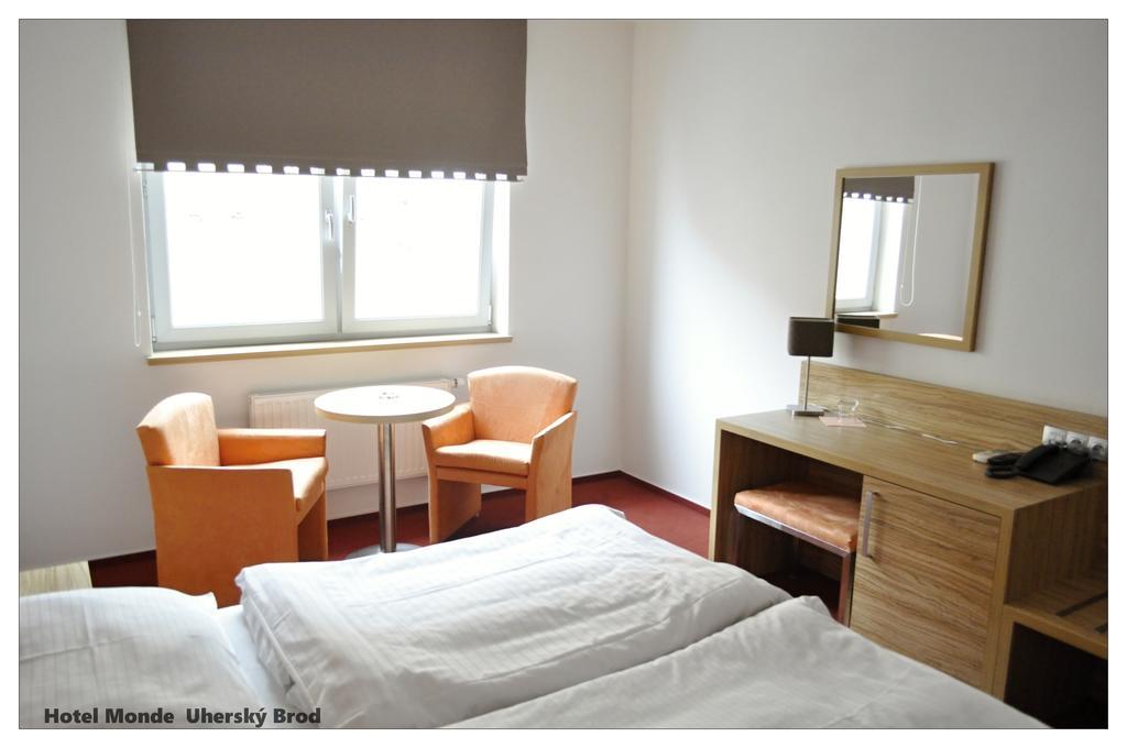 Hotel Monde Uherský Brod Zewnętrze zdjęcie