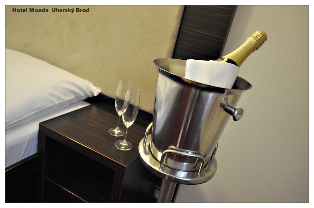Hotel Monde Uherský Brod Zewnętrze zdjęcie