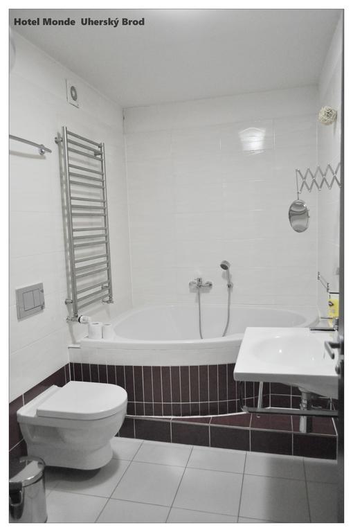 Hotel Monde Uherský Brod Zewnętrze zdjęcie