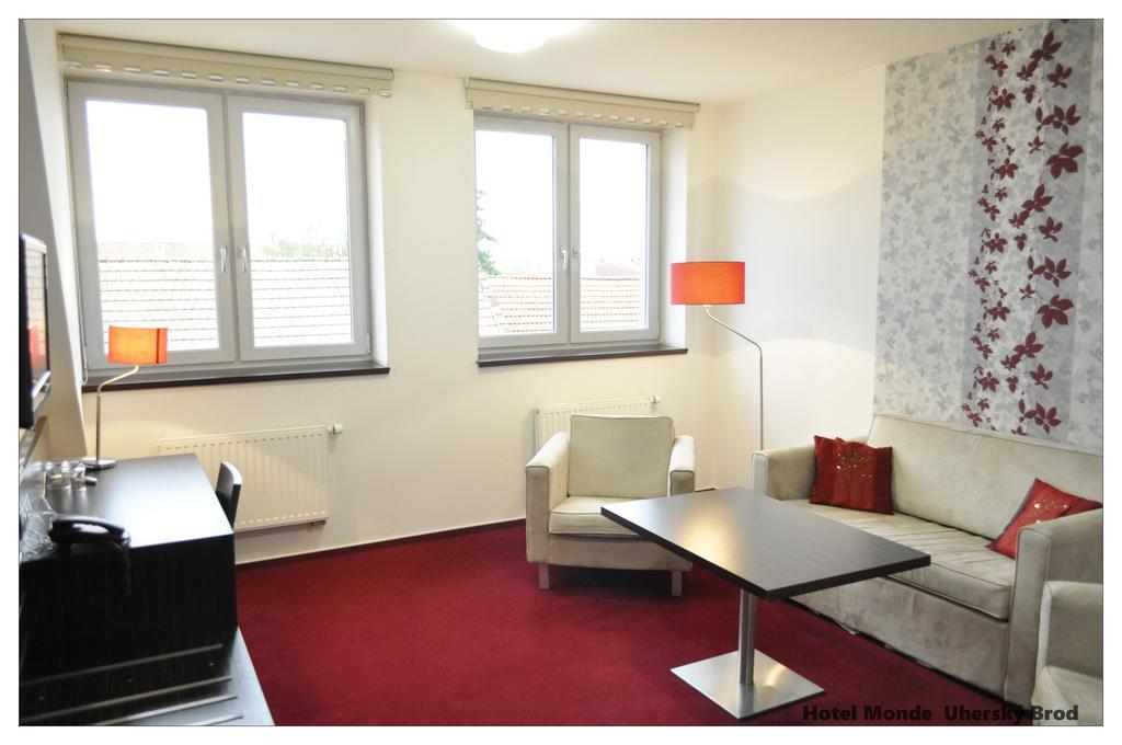 Hotel Monde Uherský Brod Zewnętrze zdjęcie