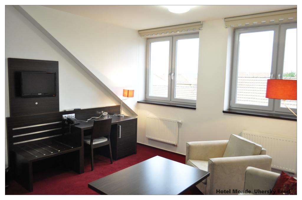 Hotel Monde Uherský Brod Zewnętrze zdjęcie