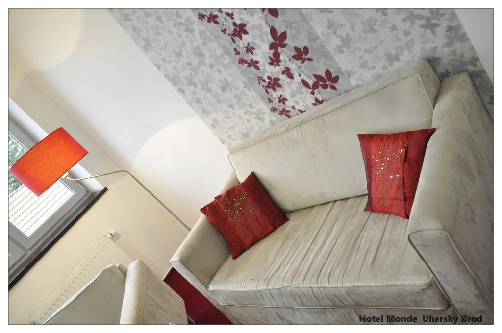 Hotel Monde Uherský Brod Zewnętrze zdjęcie