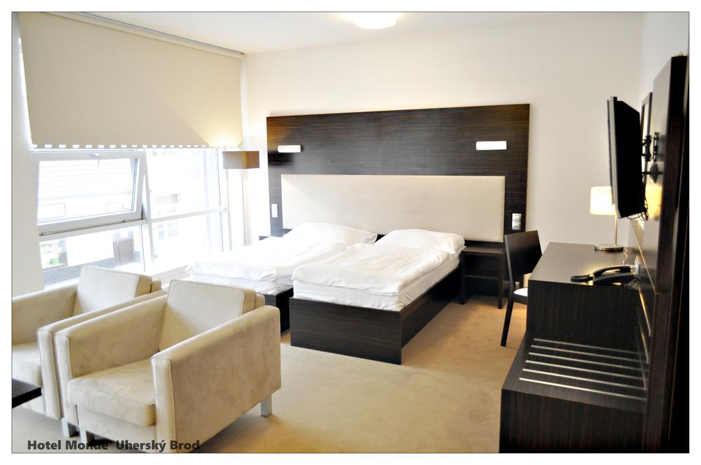 Hotel Monde Uherský Brod Zewnętrze zdjęcie