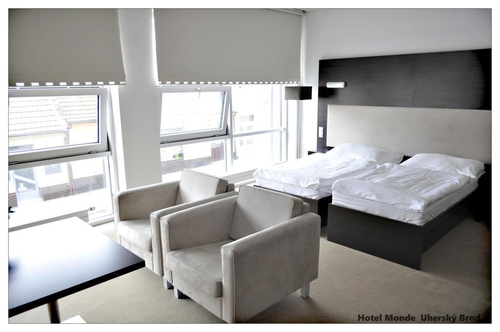 Hotel Monde Uherský Brod Zewnętrze zdjęcie