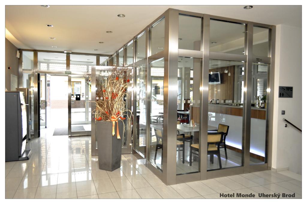 Hotel Monde Uherský Brod Zewnętrze zdjęcie