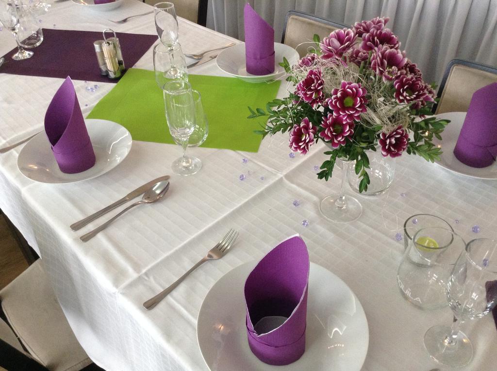 Hotel Monde Uherský Brod Zewnętrze zdjęcie