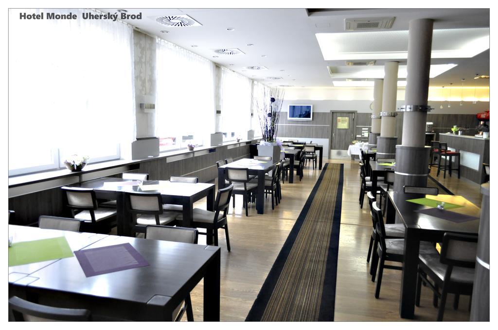 Hotel Monde Uherský Brod Zewnętrze zdjęcie